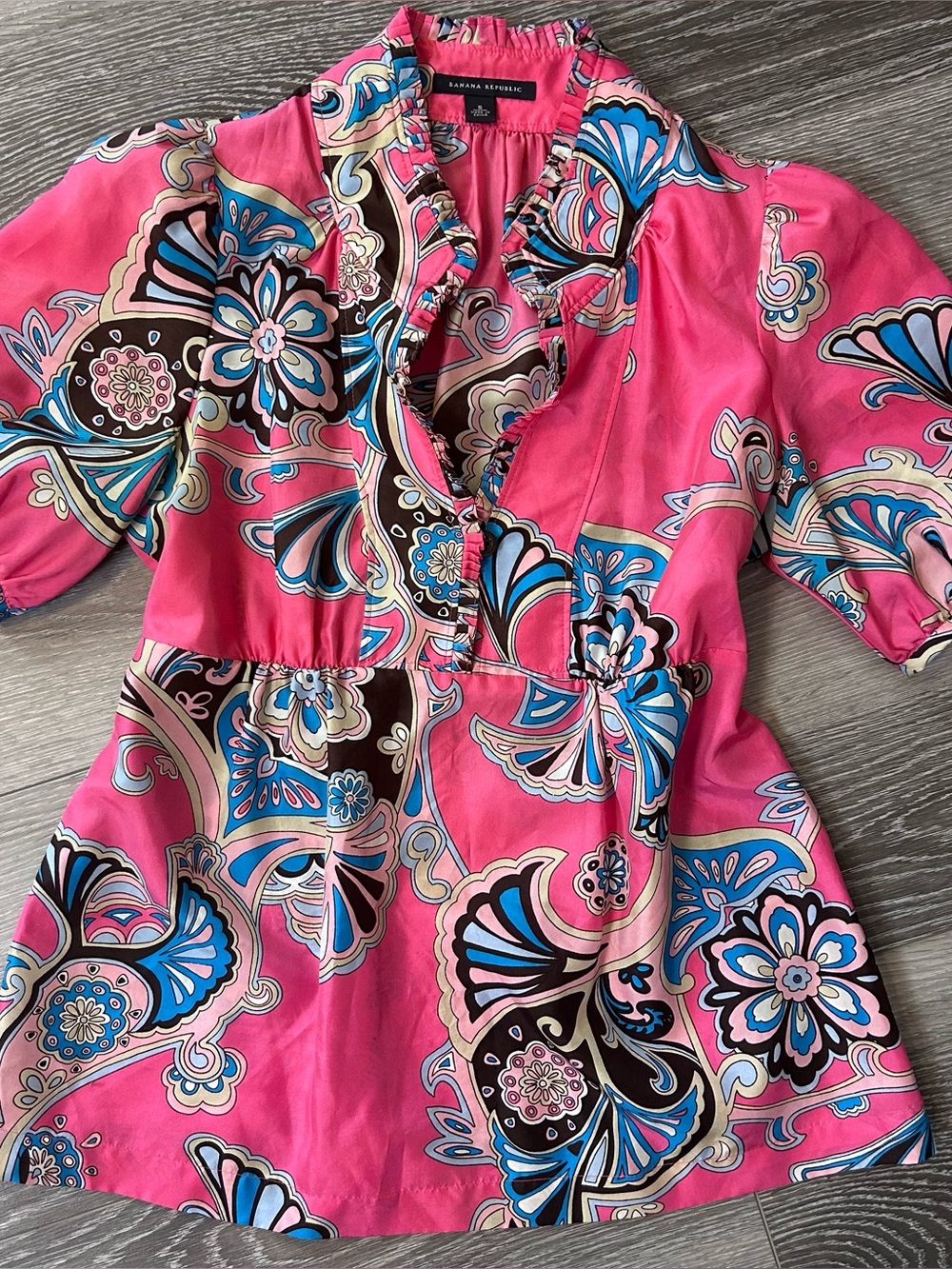 Vintage Y2K Banana Republic Silk Pink Paisley Babydoll Top Button Close Ruffle S